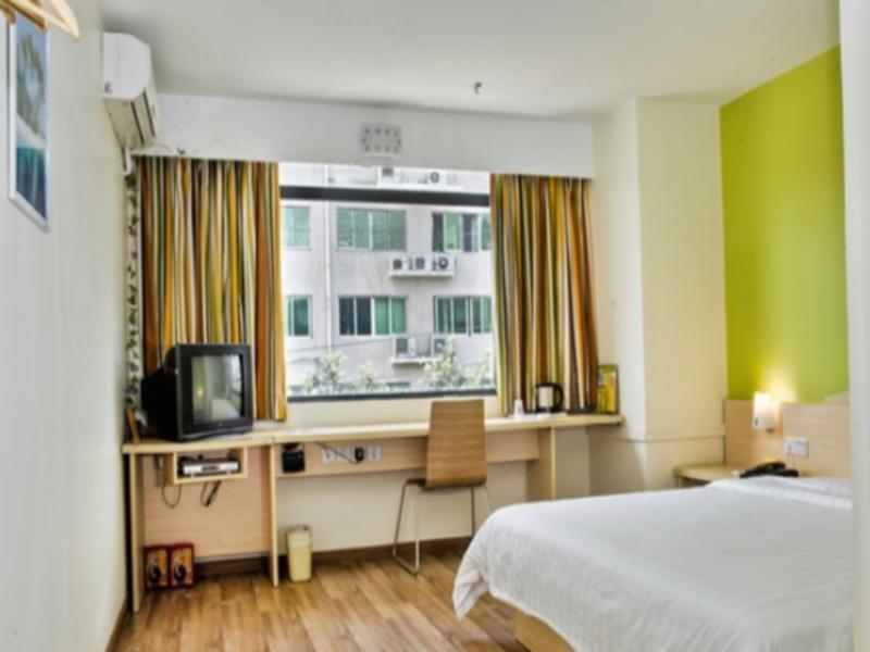 7Days Inn Guangzhou Gangding Longkou XI Road Eksteriør billede